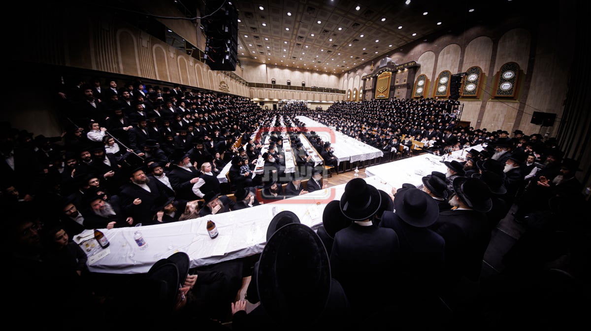 ל"ג בעומר בחצה"ק באבוב