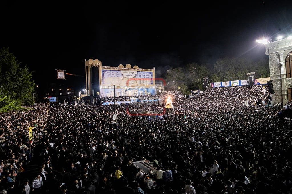 מעמד ההדלקה בחצה"ק סאטמר