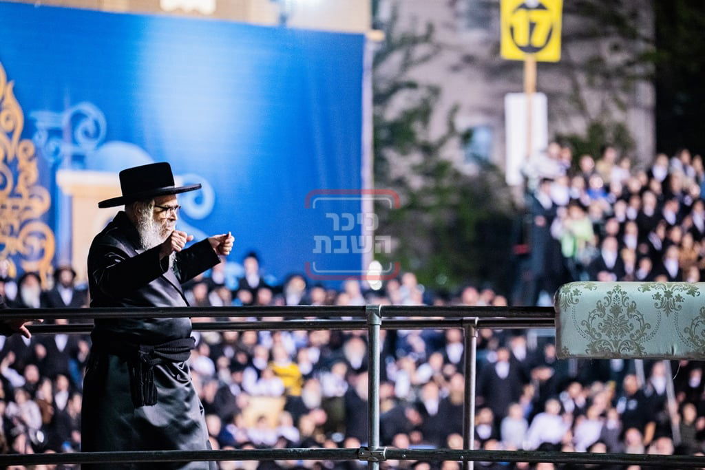 מעמד ההדלקה בחצה"ק סאטמר