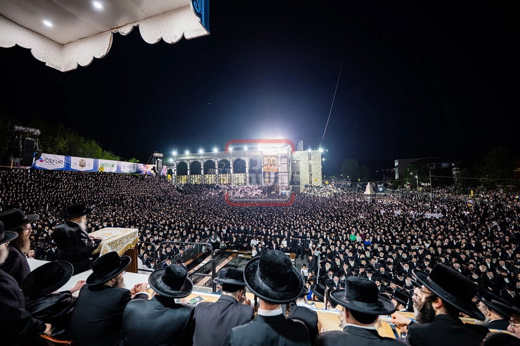 מעמד ההדלקה בחצה"ק סאטמר