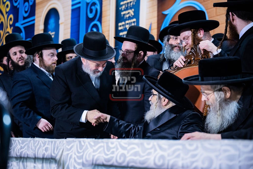 מעמד ההדלקה בחצה"ק סאטמר