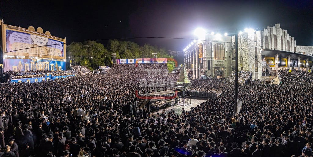 מעמד ההדלקה בחצה"ק סאטמר