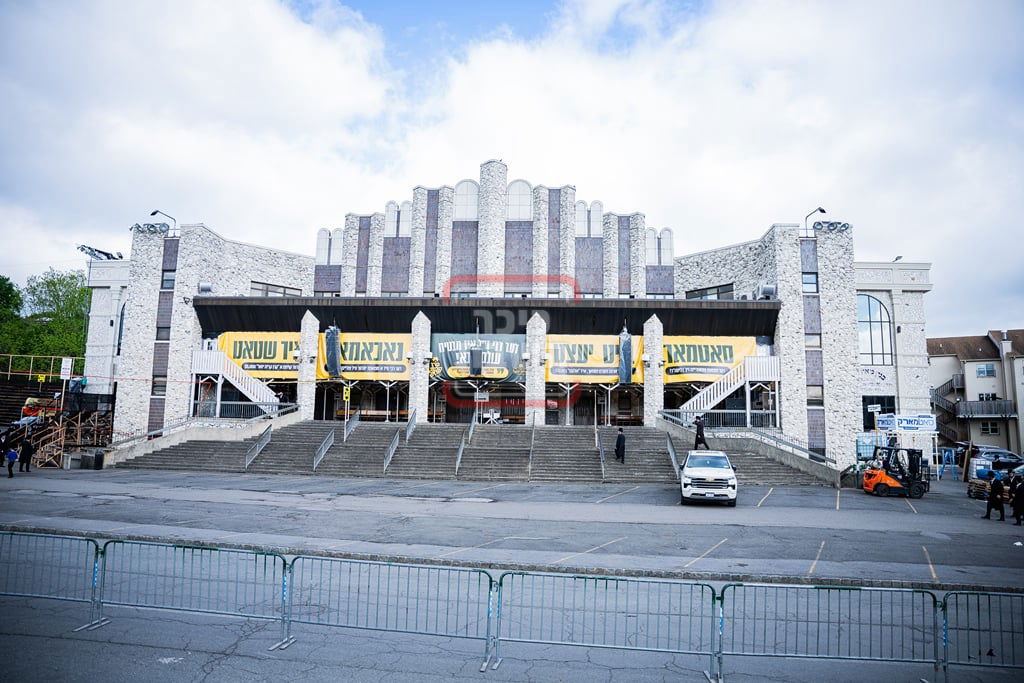 מעמד ההדלקה בחצה"ק סאטמר