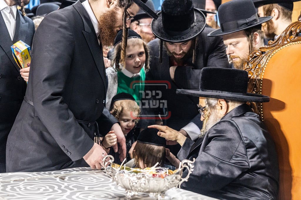 מעמד ההדלקה בחצה"ק סאטמר