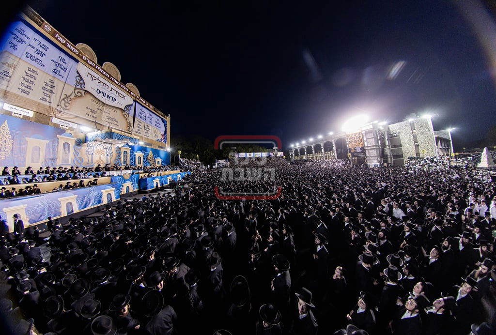 מעמד ההדלקה בחצה"ק סאטמר