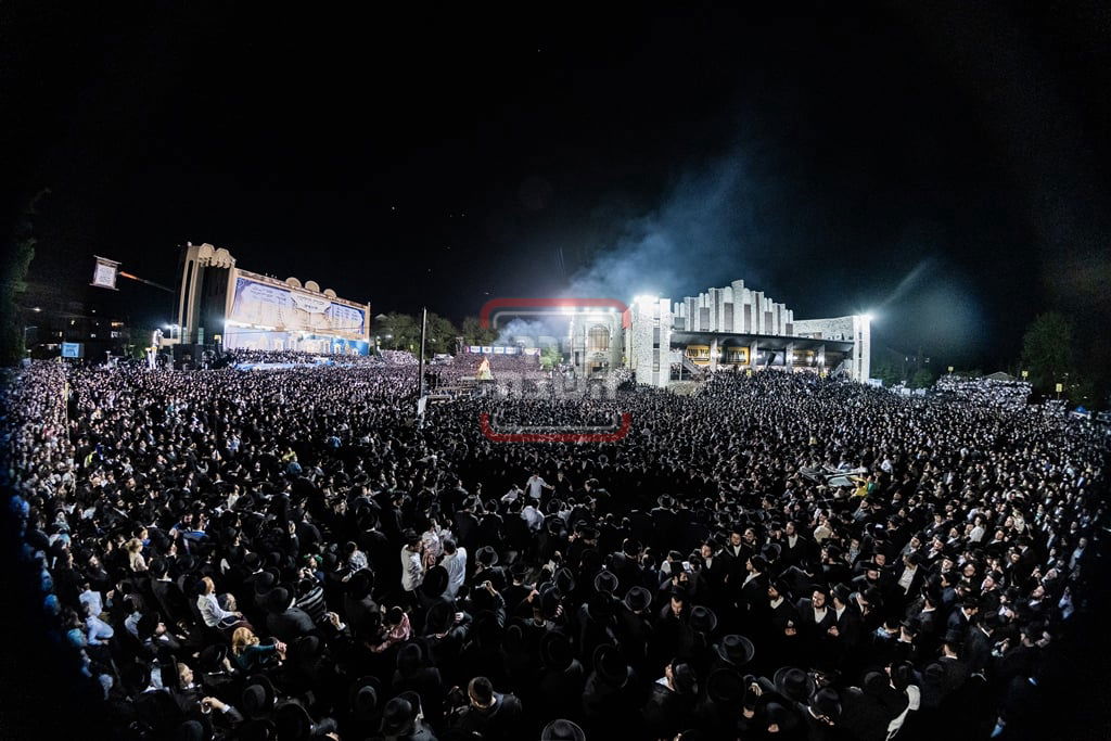 מעמד ההדלקה בחצה"ק סאטמר