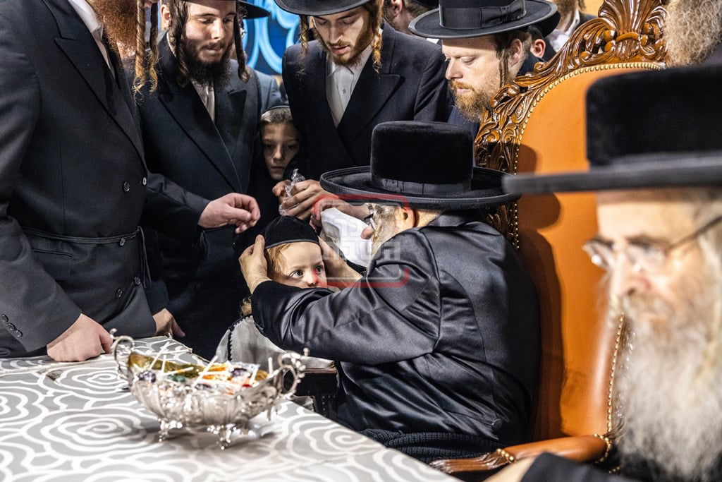 מעמד ההדלקה בחצה"ק סאטמר