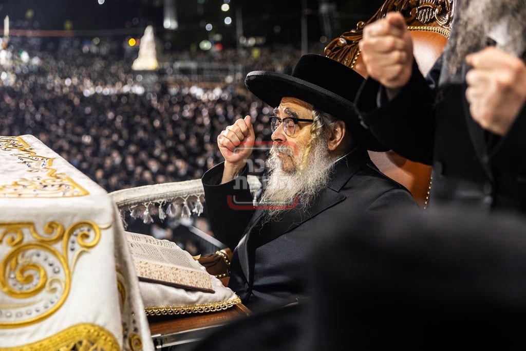 האדמו"ר מסאטמר בתפילת ערבית