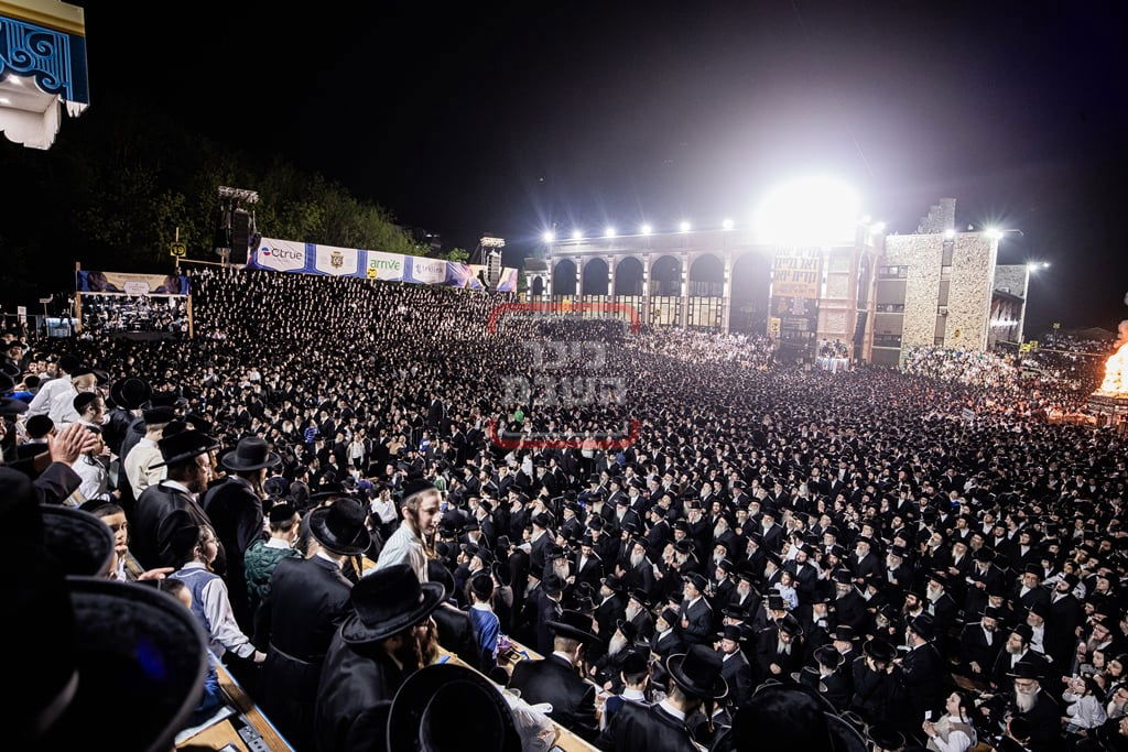 מעמד ההדלקה בחצה"ק סאטמר