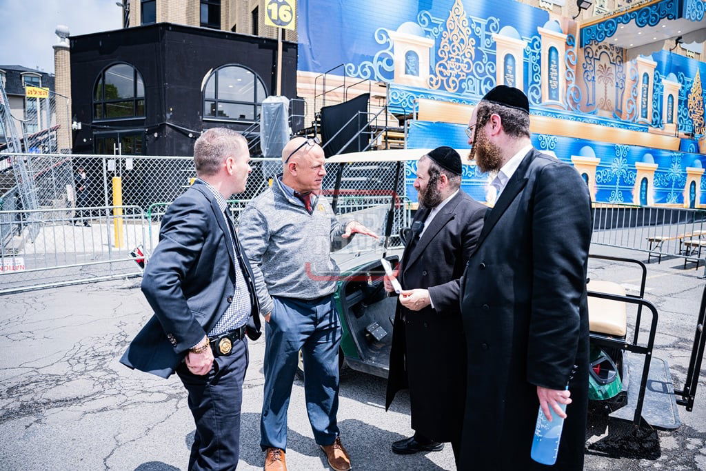 מעמד ההדלקה בחצה"ק סאטמר