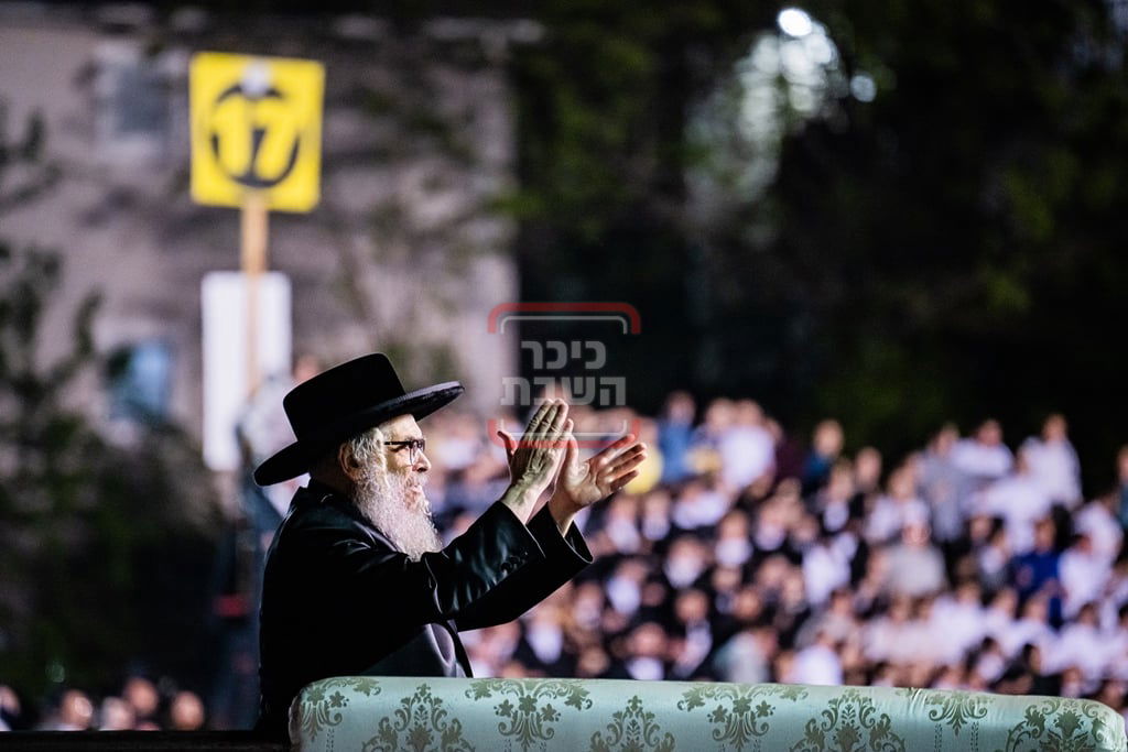 מעמד ההדלקה בחצה"ק סאטמר