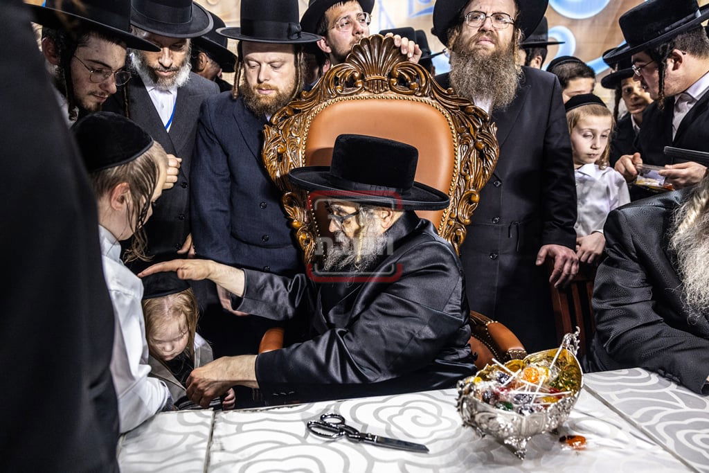 מעמד ההדלקה בחצה"ק סאטמר