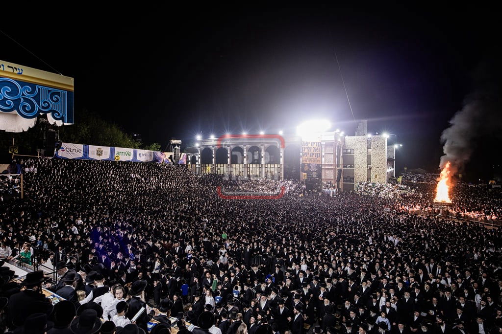 מעמד ההדלקה בחצה"ק סאטמר
