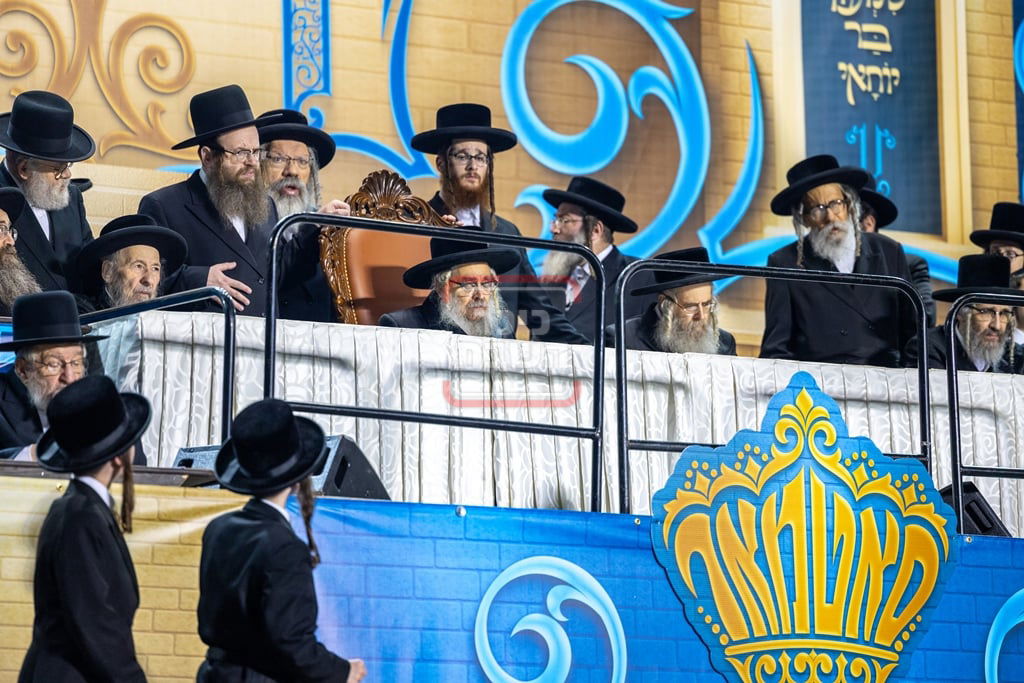 מעמד ההדלקה בחצה"ק סאטמר