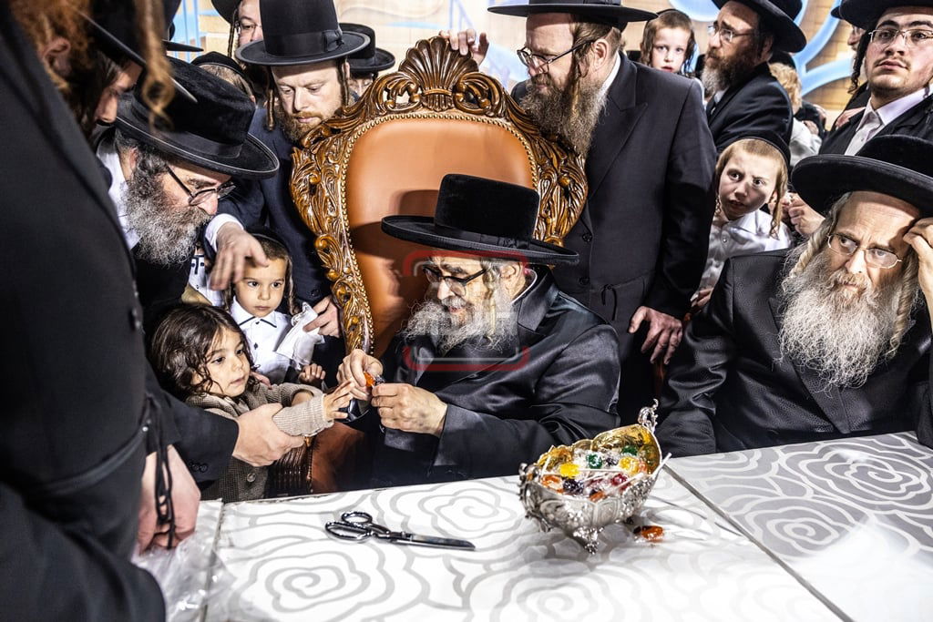 מעמד ההדלקה בחצה"ק סאטמר