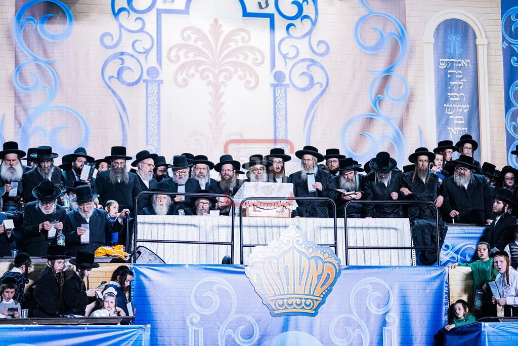 מעמד ההדלקה בחצה"ק סאטמר