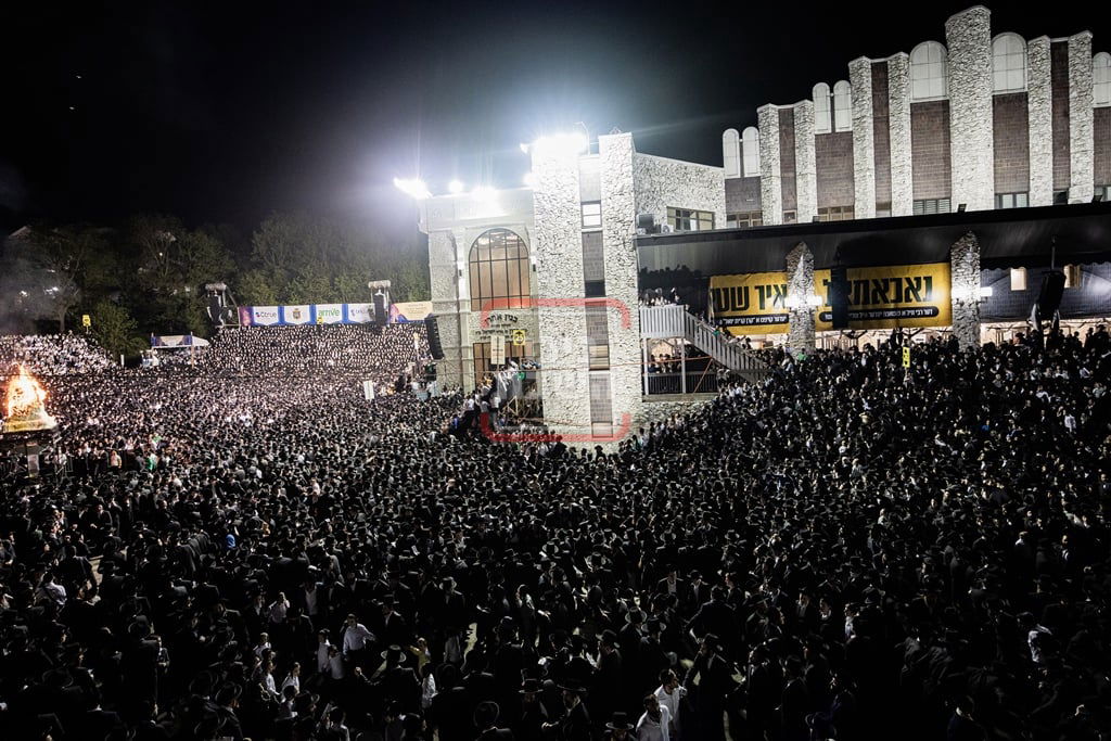 מעמד ההדלקה בחצה"ק סאטמר