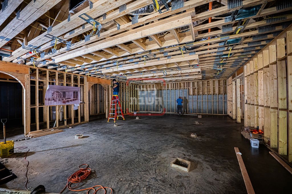 יציקת המקווה בישיבת סאטמר