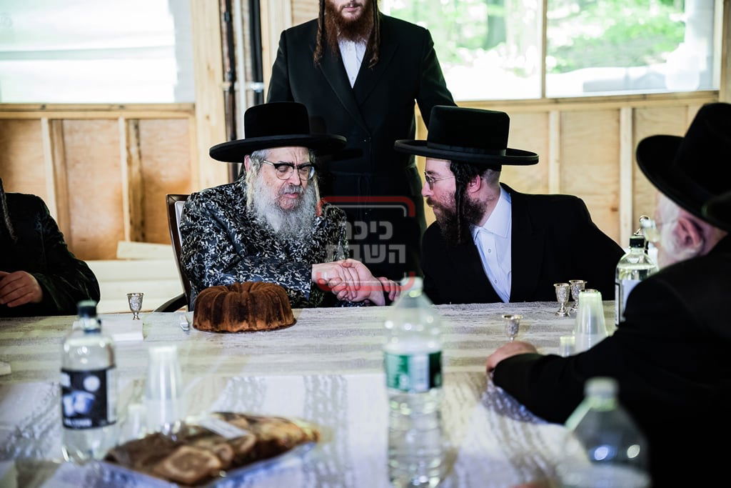 יציקת המקווה בישיבת סאטמר