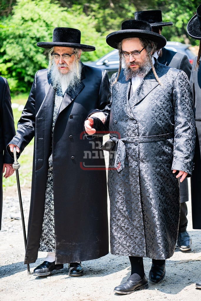 יציקת המקווה בישיבת סאטמר