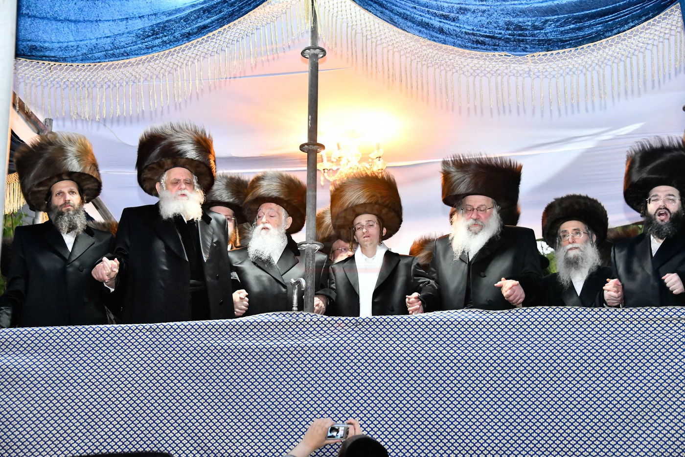 שמחת בית נדבורנה - קאסוב ויז'ניץ - ערלוי - האלמין