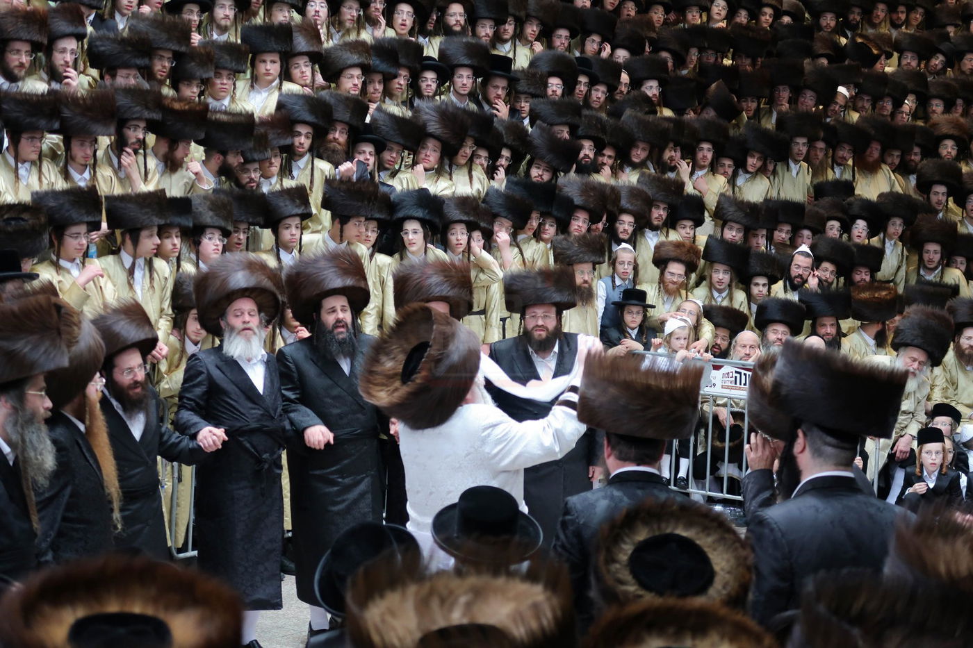 שמחת בית תולדות אהרן - קרעטשניף סיגעט - פרמישלאן