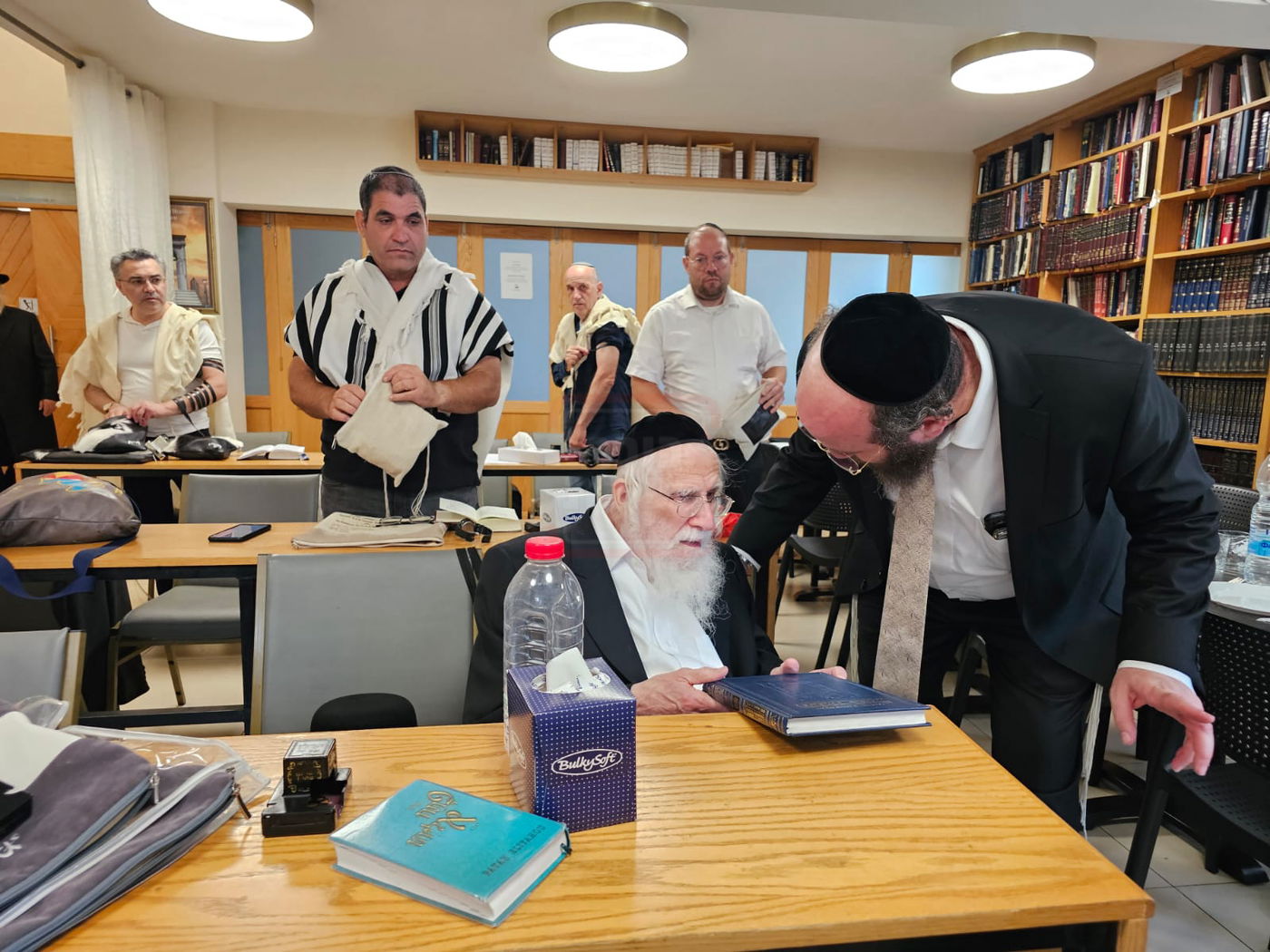 הגר"ע אויערבאך בקפריסין