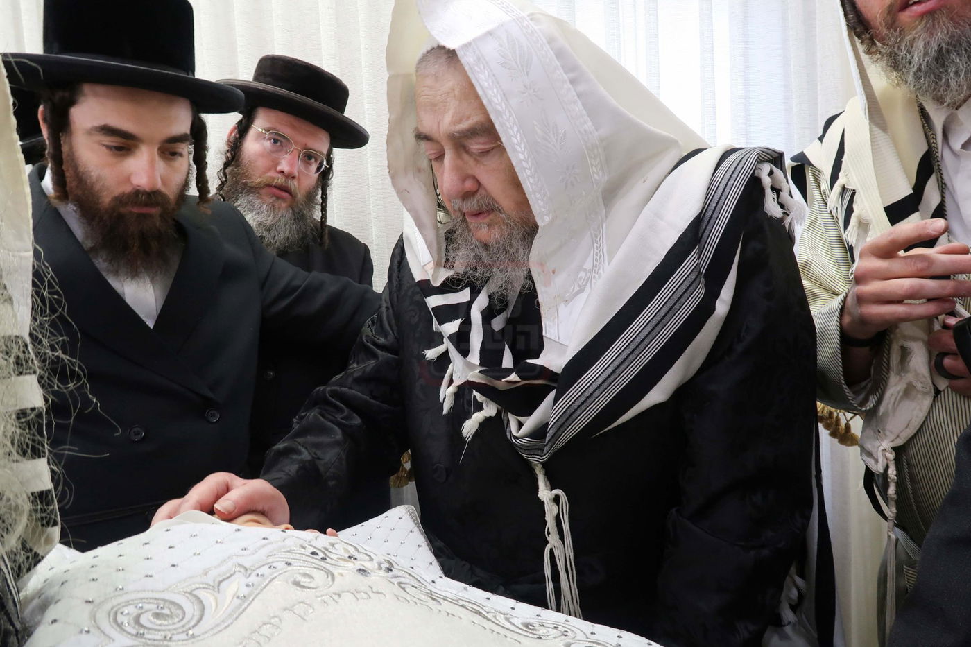 הגה"צ רבי יהושע דוד טורצין בביקור אצל הגה"צ רבי יעקב מאיר שכטר