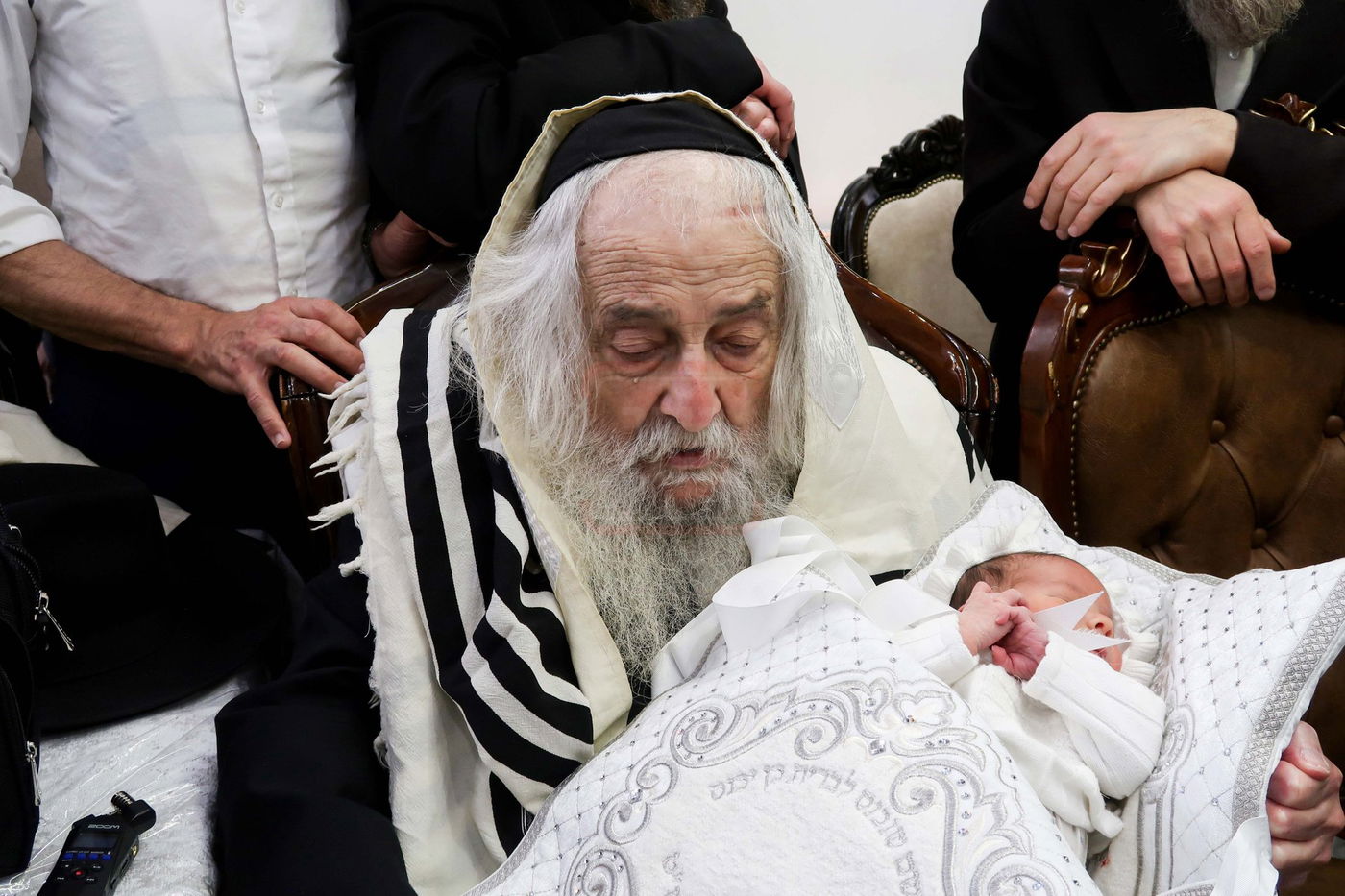 הגה"צ רבי יהושע דוד טורצין בביקור אצל הגה"צ רבי יעקב מאיר שכטר