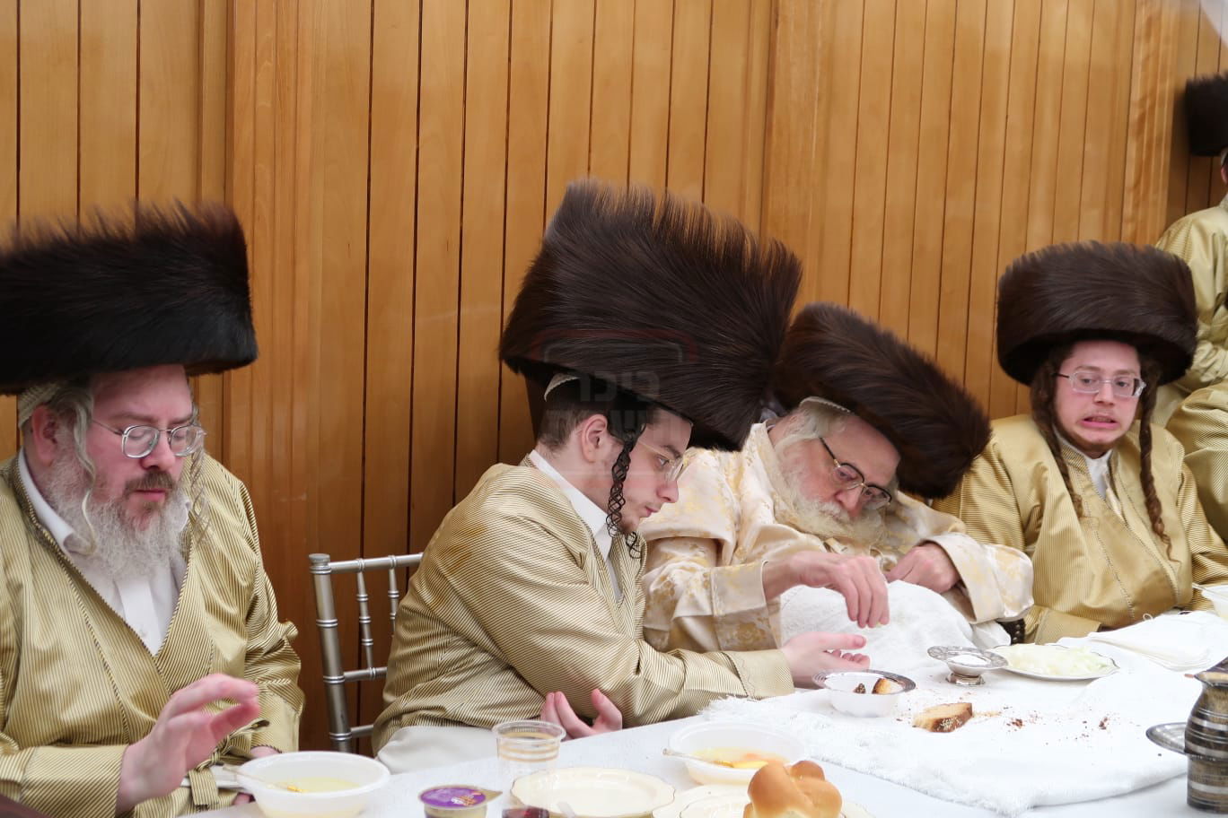 שמחת בית תולדות אברהם יצחק - מלווה מלכה