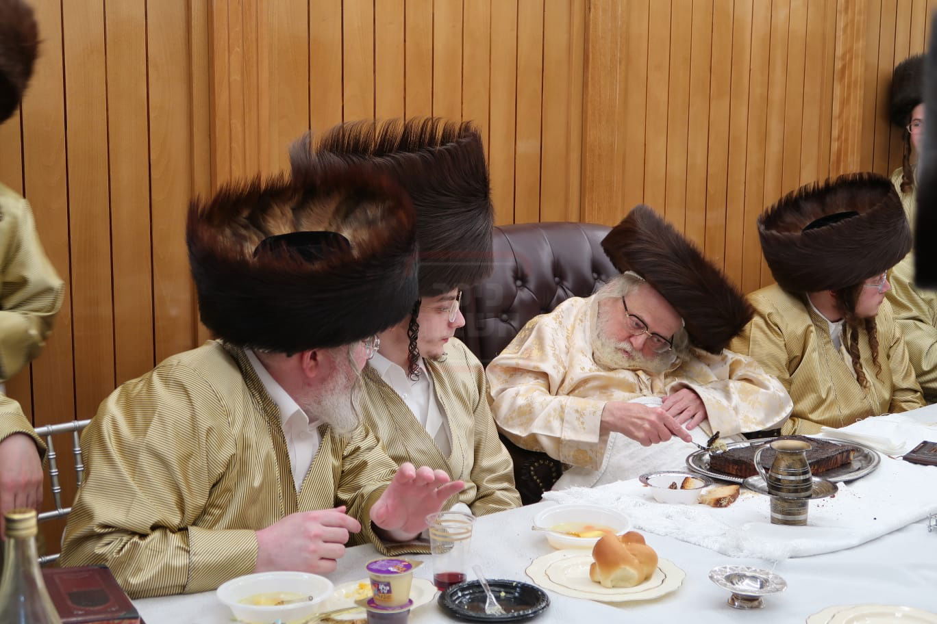 שמחת בית תולדות אברהם יצחק - מלווה מלכה