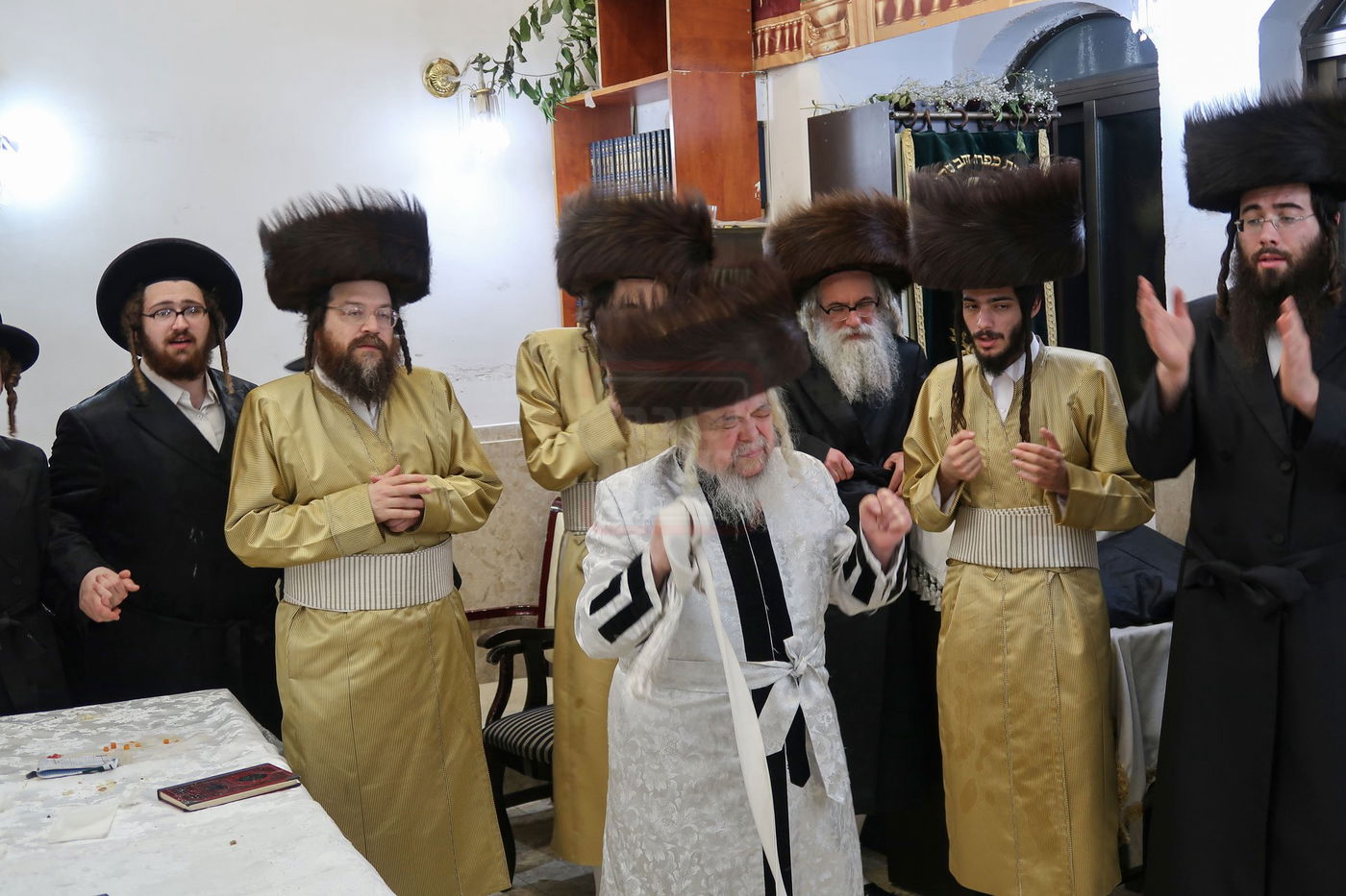 שמחת בית תולדות אהרן - קרעטשניף סיגעט - פרמישלאן