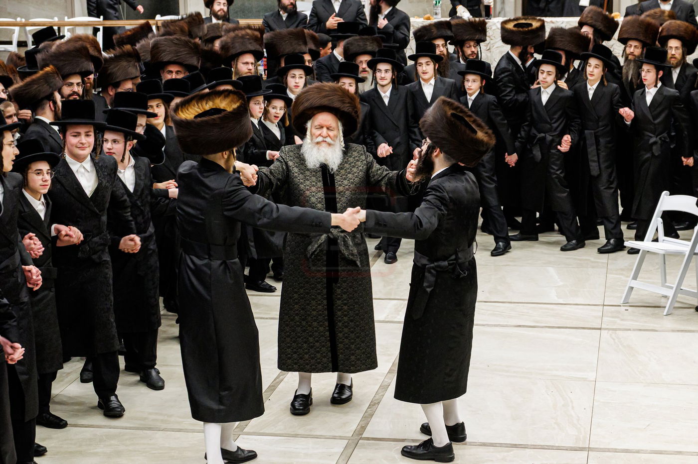 שמחת שבע ברכות לנכדת האדמו"ר מבאבוב