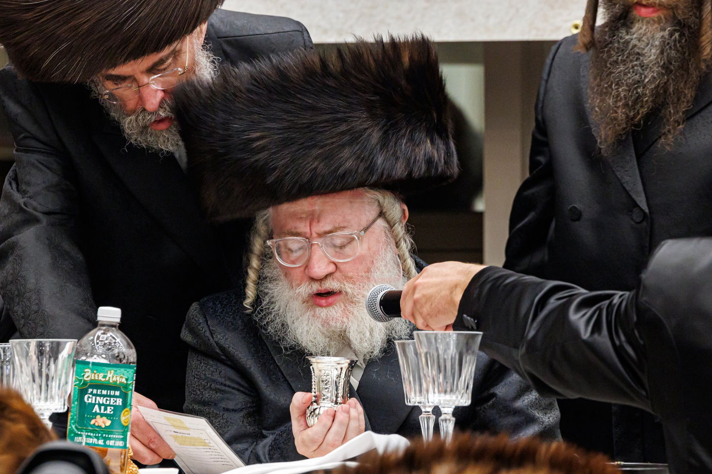 שמחת שבע ברכות לנכדת האדמו"ר מבאבוב