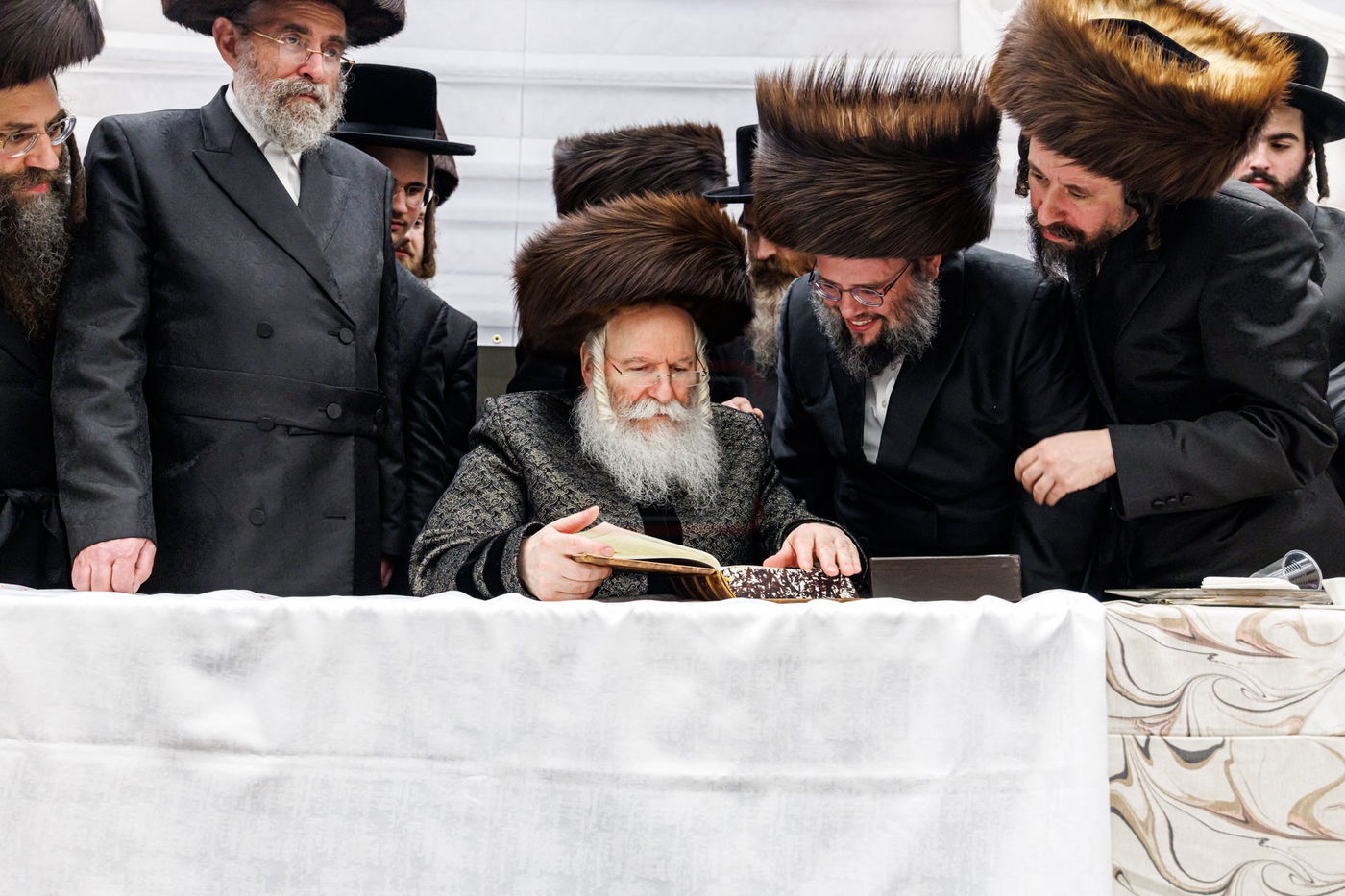 שמחת שבע ברכות לנכדת האדמו"ר מבאבוב