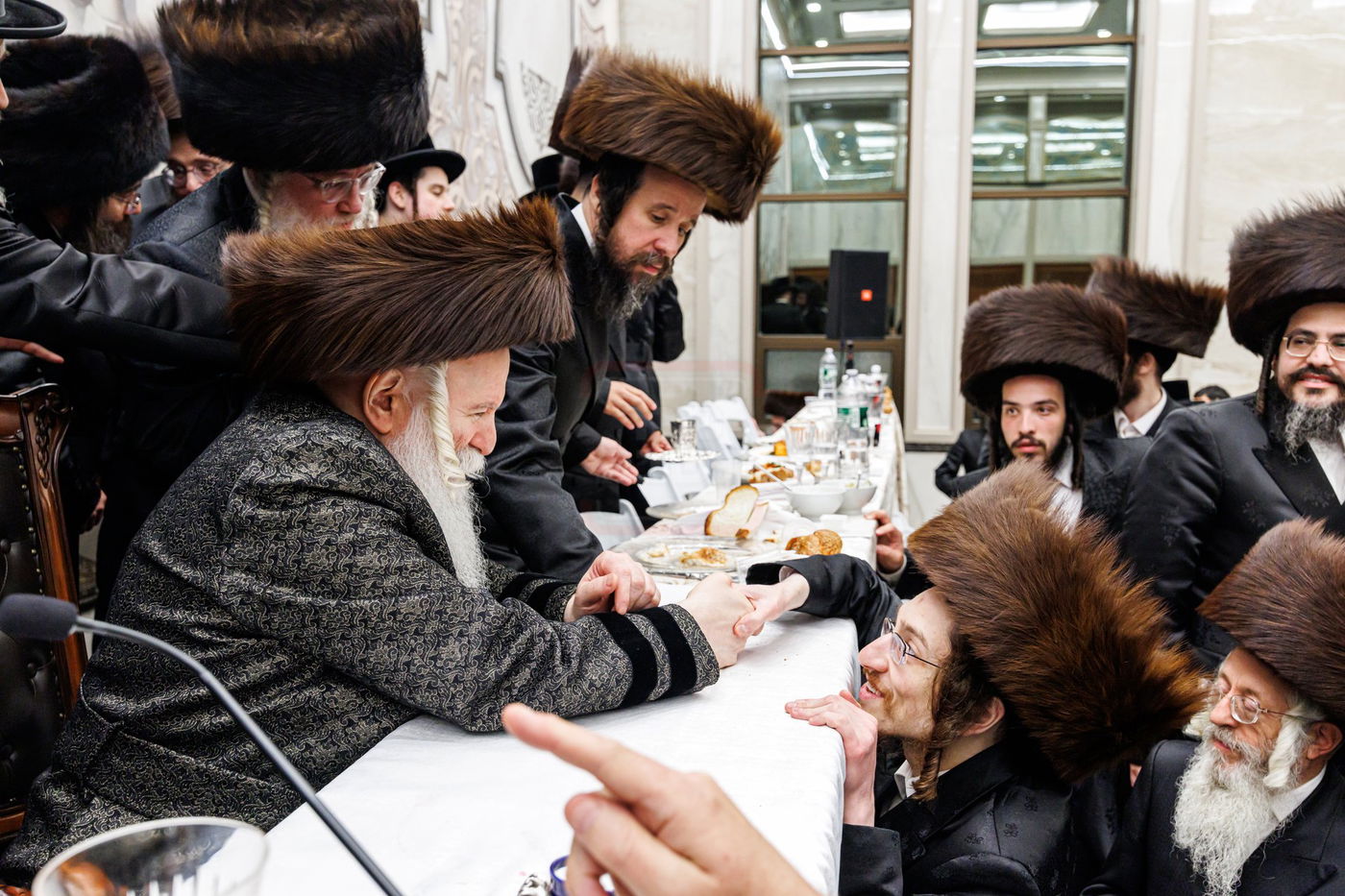 שמחת שבע ברכות לנכדת האדמו"ר מבאבוב