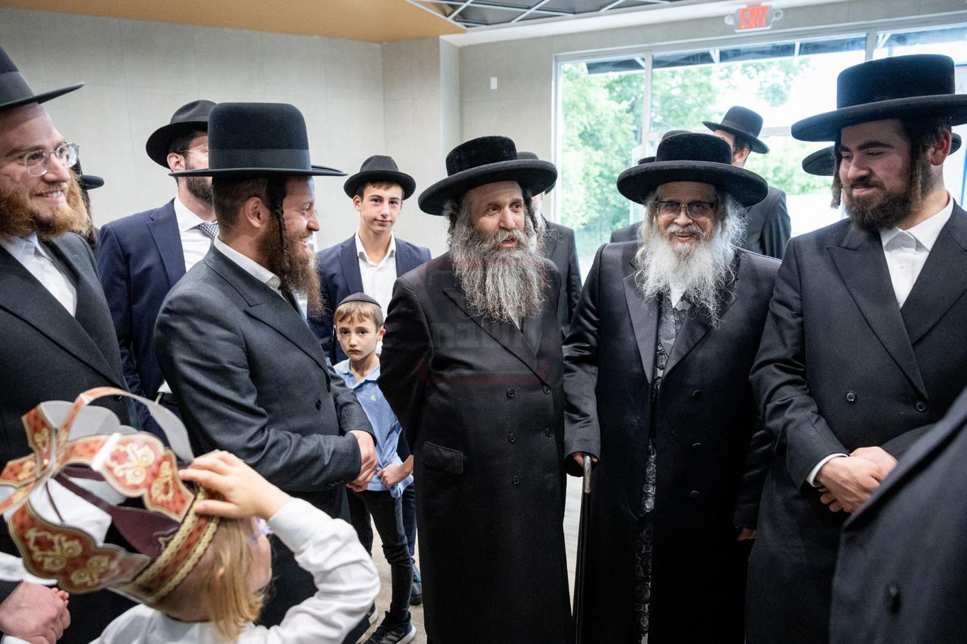 האדמו"ר מסאטמר בביקור בחנות בשר בלייקווד