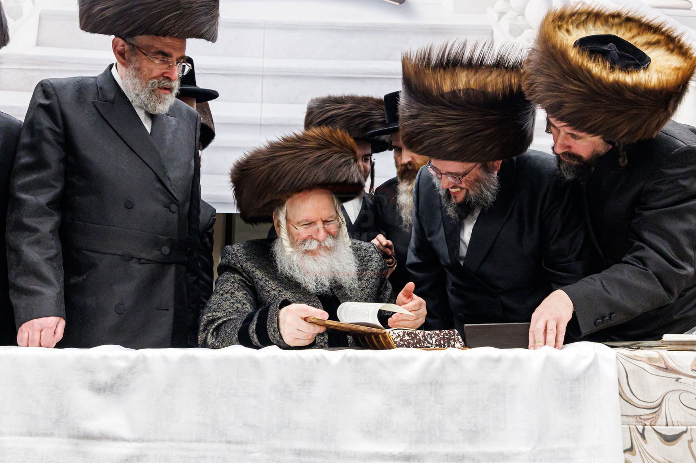 שמחת שבע ברכות לנכדת האדמו"ר מבאבוב