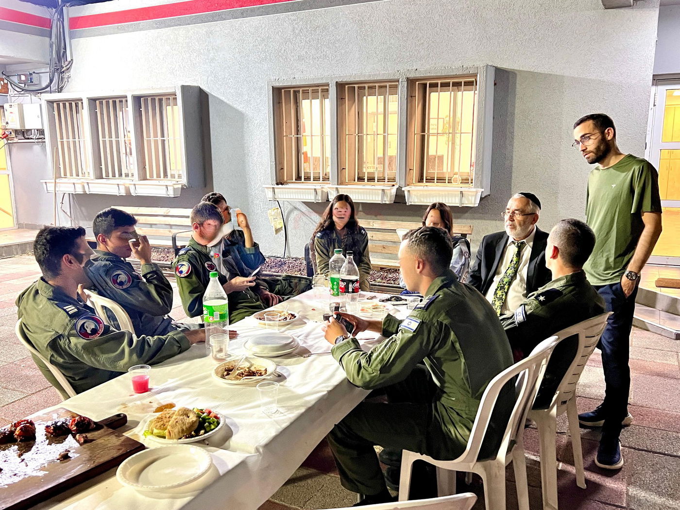 זופניק בכיכר | כל התמונות, הנייעס והחשיפות של המלחמה שאסור לכם לפספס