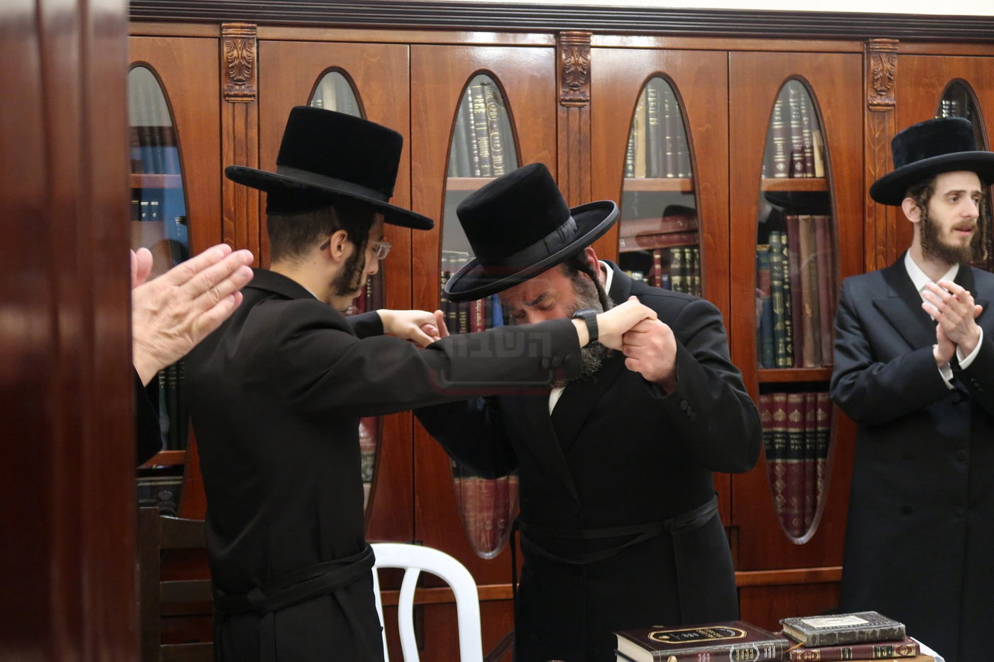 שמחת בית נדבורנה - מאקאווא - קאסוב ויז'ניץ - קומרנא 