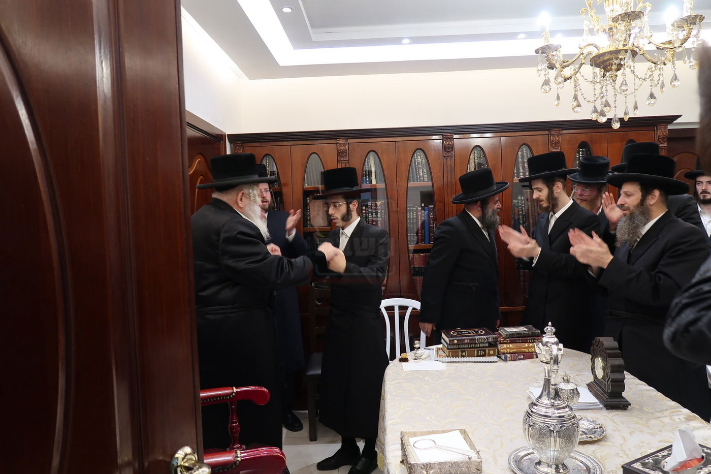 שמחת בית נדבורנה - מאקאווא - קאסוב ויז'ניץ - קומרנא 