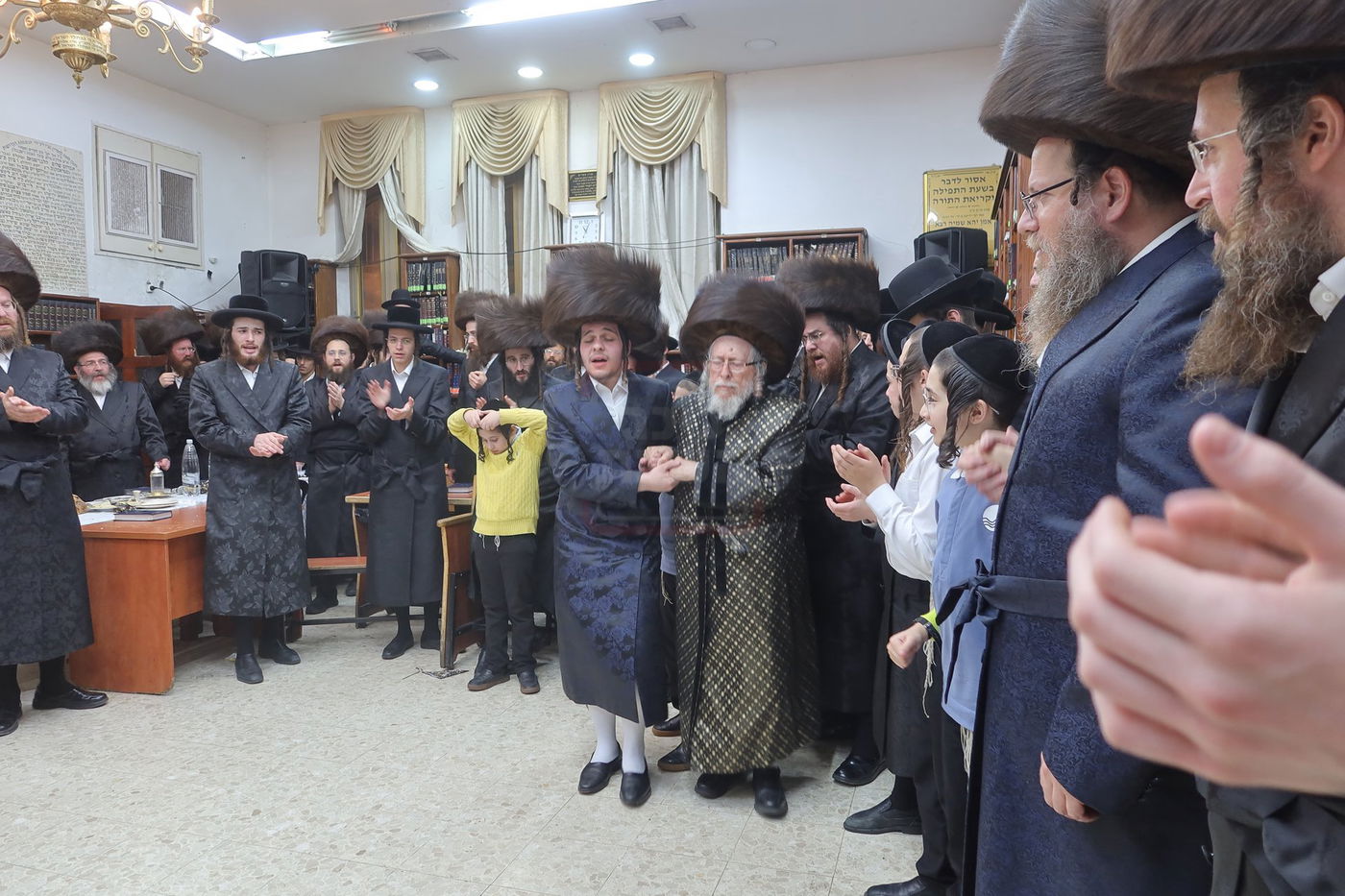 שבע ברכות בחצרות סטראפקוב -קרעטשניף י-ם -הארנסטייפאל -זלאטשוב