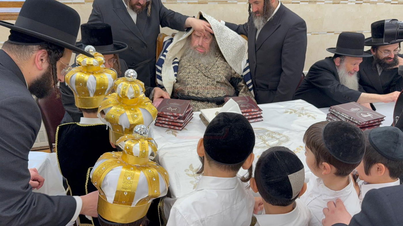 מסיבת החומש אצל האדמו"ר מקאלוב