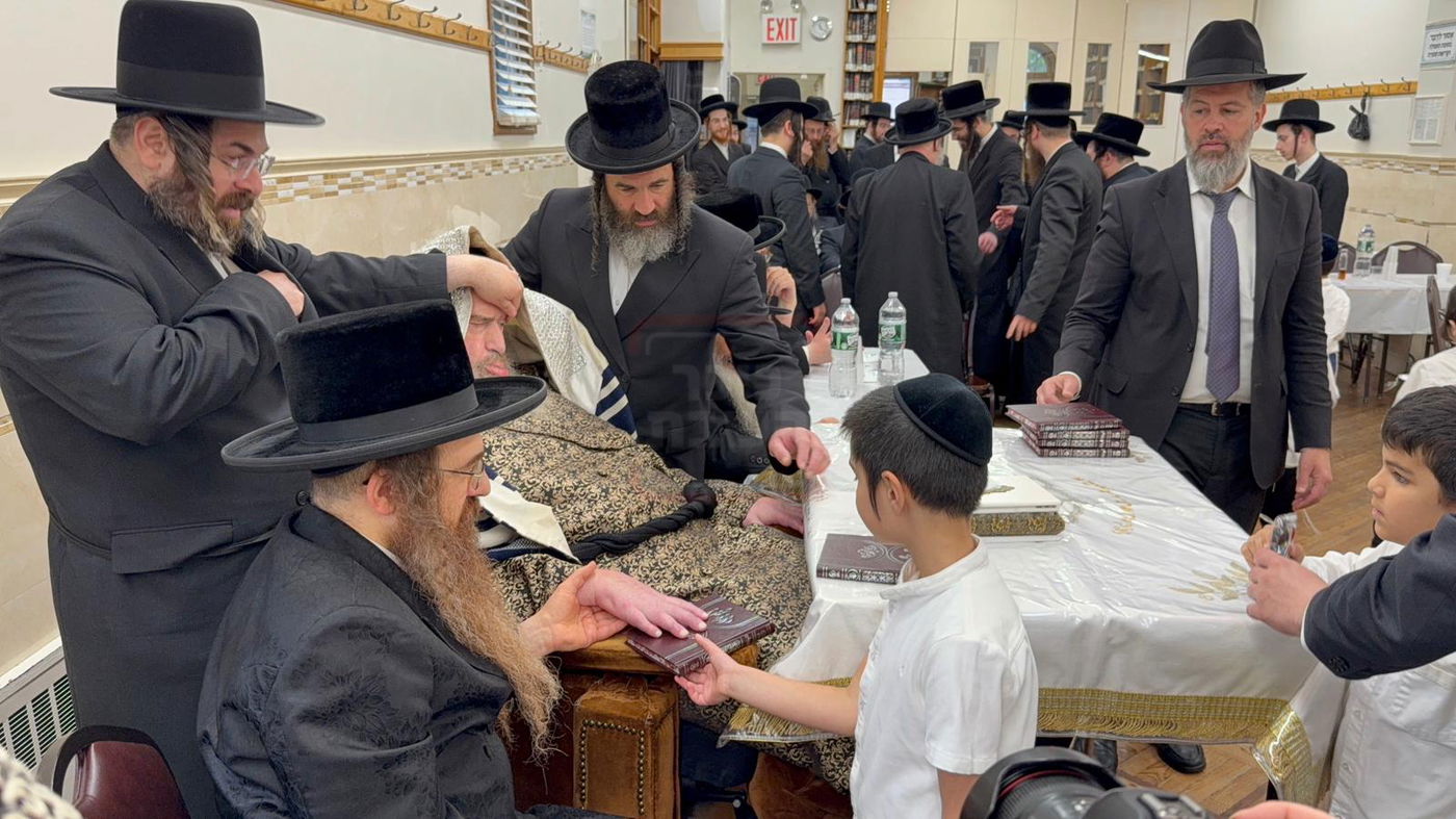 מסיבת החומש אצל האדמו"ר מקאלוב