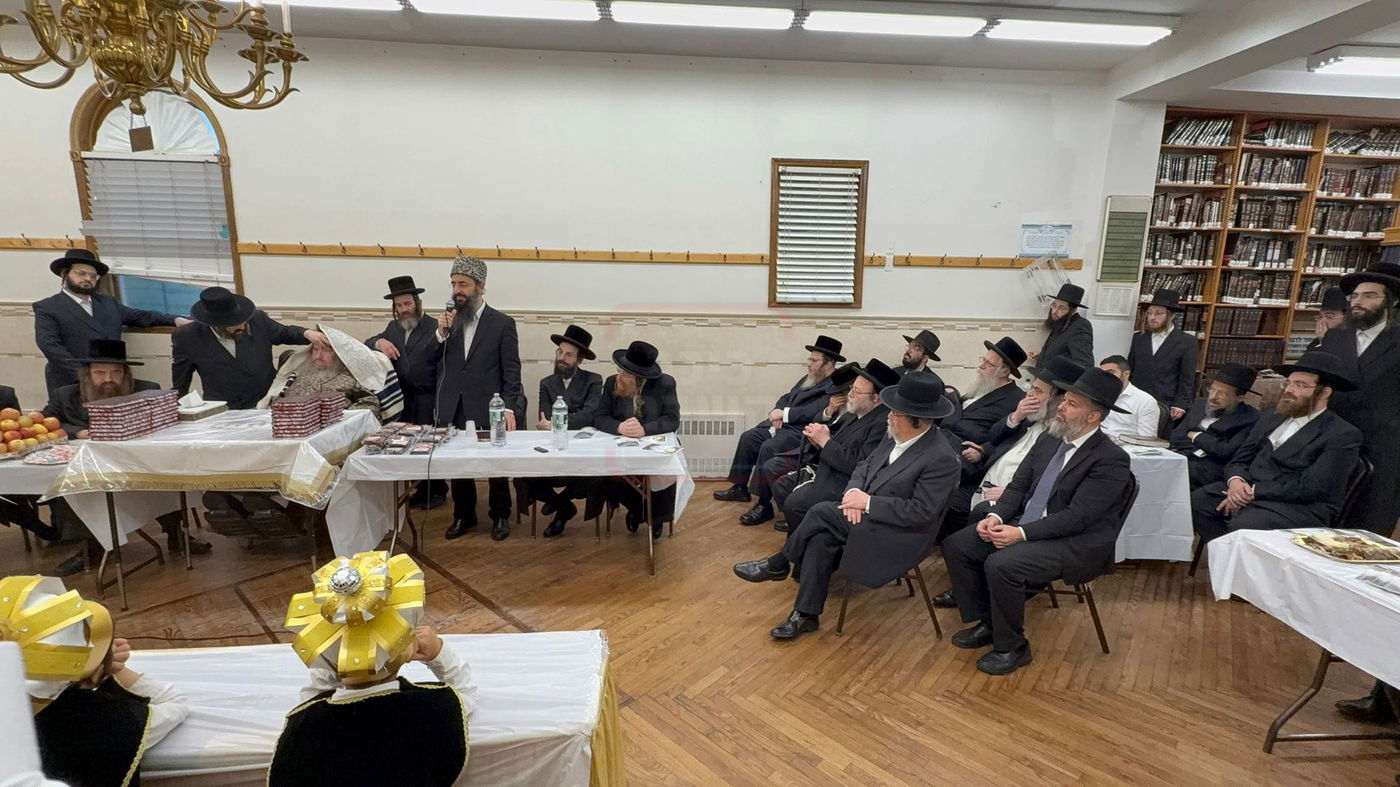 מסיבת החומש אצל האדמו"ר מקאלוב