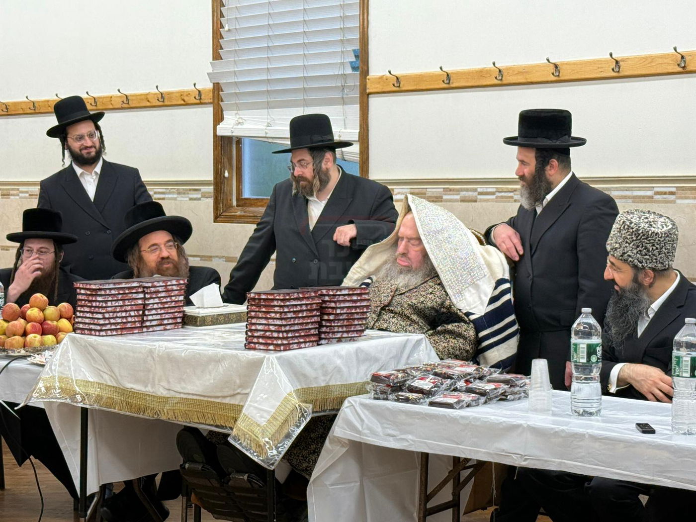 הרבי מקאלוב עם בנו הגה"צ אב"ד קאלוב