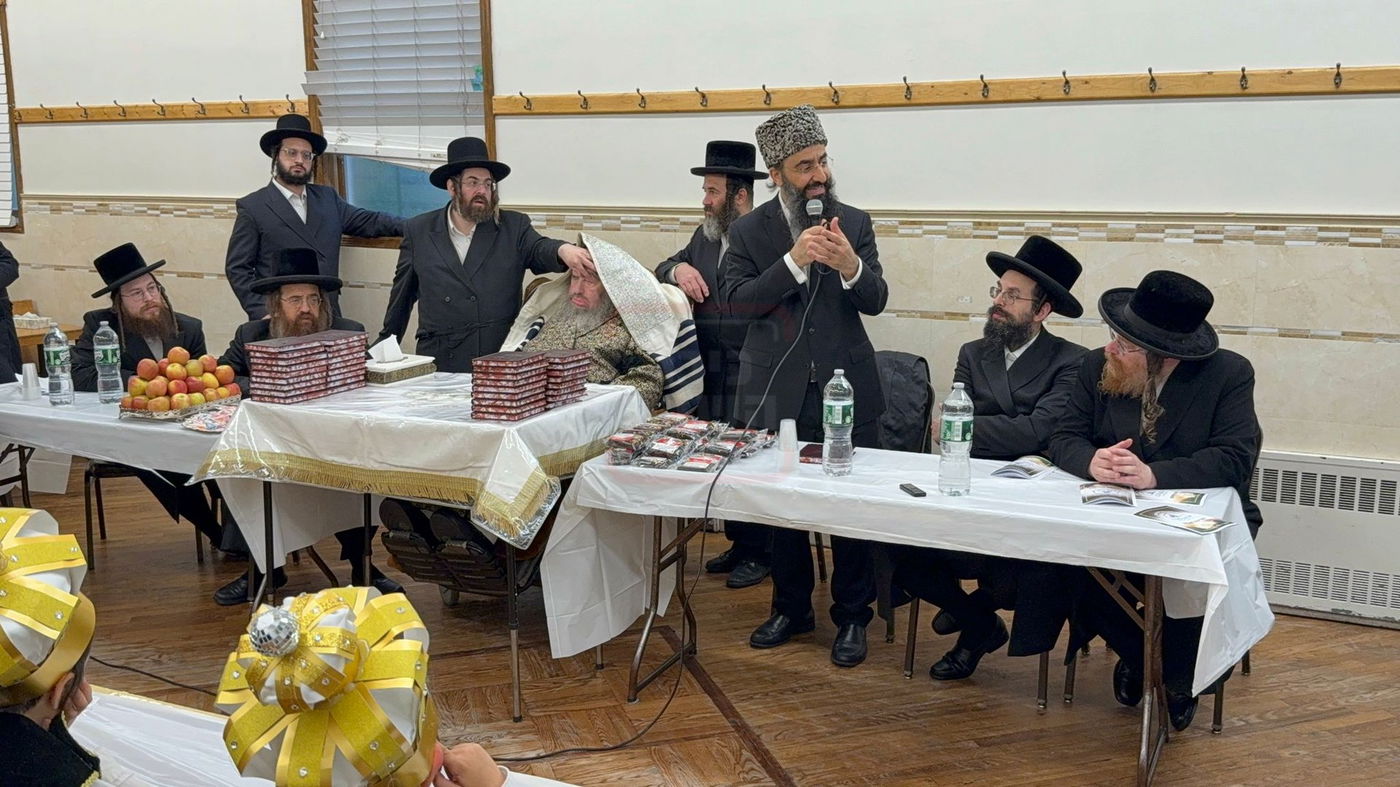 מסיבת החומש אצל האדמו"ר מקאלוב