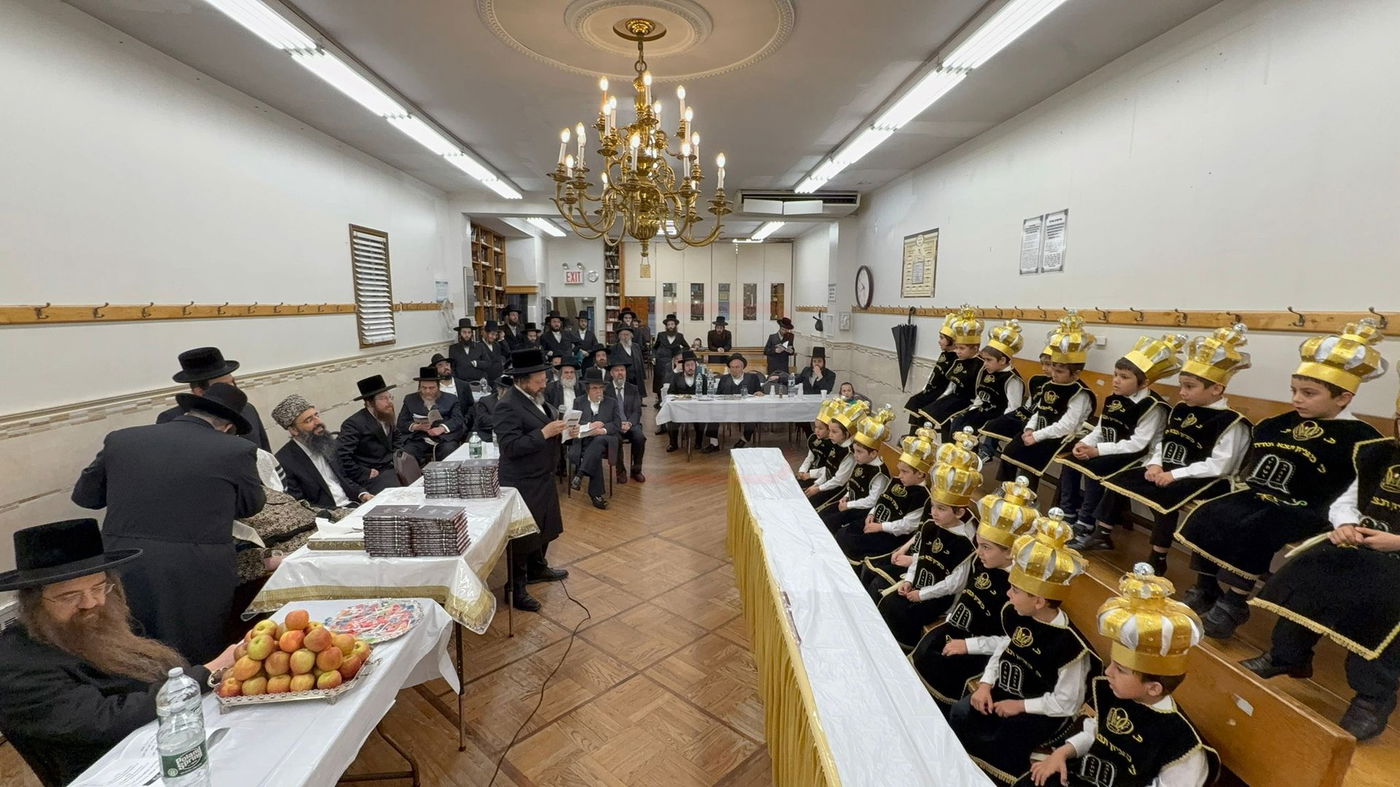 מסיבת החומש אצל האדמו"ר מקאלוב