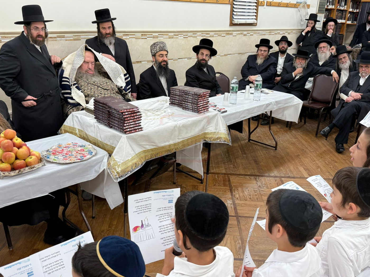 מסיבת החומש אצל האדמו"ר מקאלוב