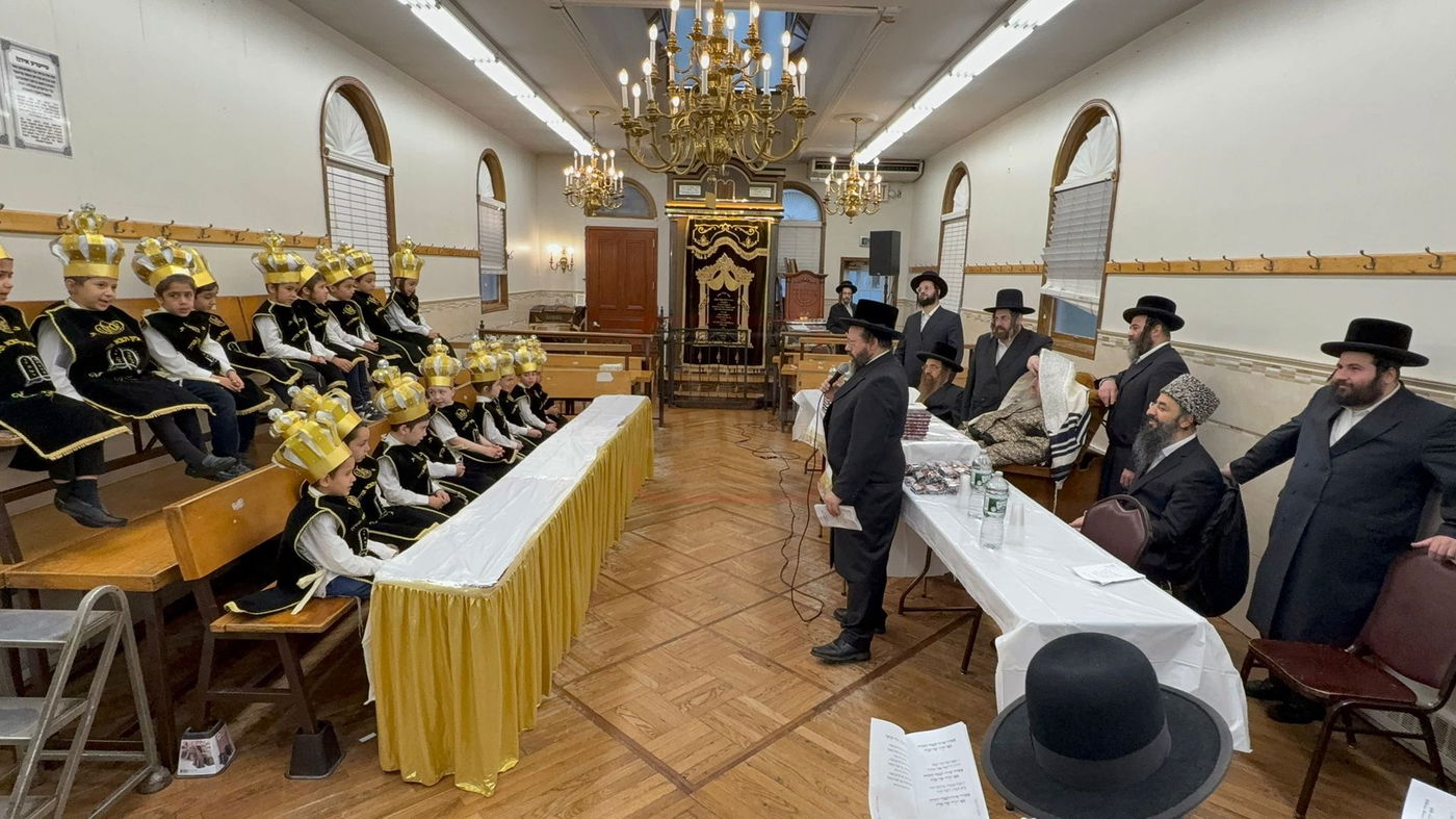 מסיבת החומש אצל האדמו"ר מקאלוב